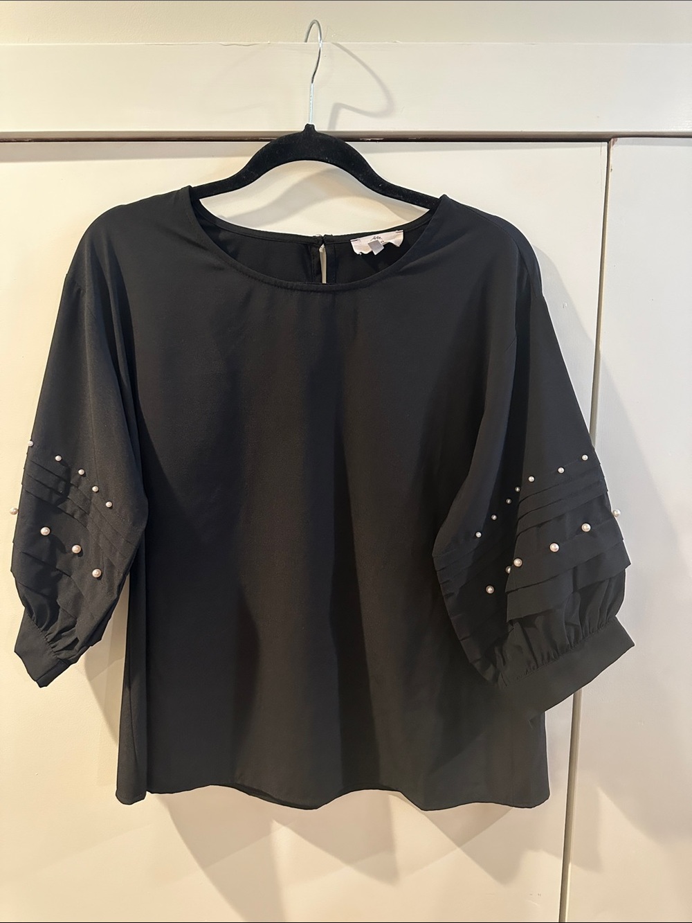 entro Black Pearl-Embellished Puff Sleeve Blouse